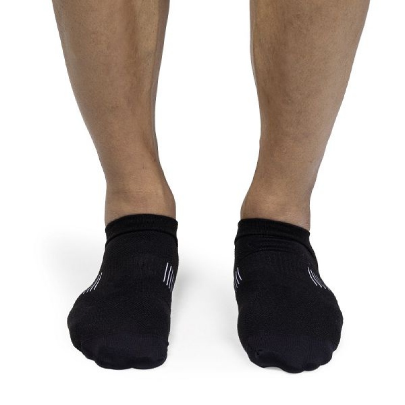 Men's On Running Ultralight Low Socks Black / White | 2031458_MY