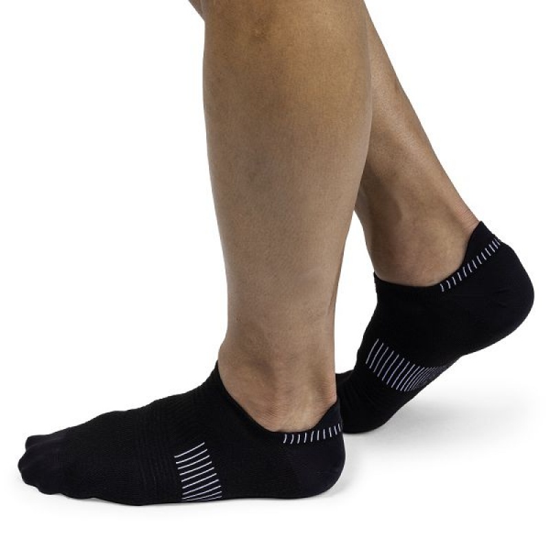 Men\'s On Running Ultralight Low Socks Black / White | 2031458_MY