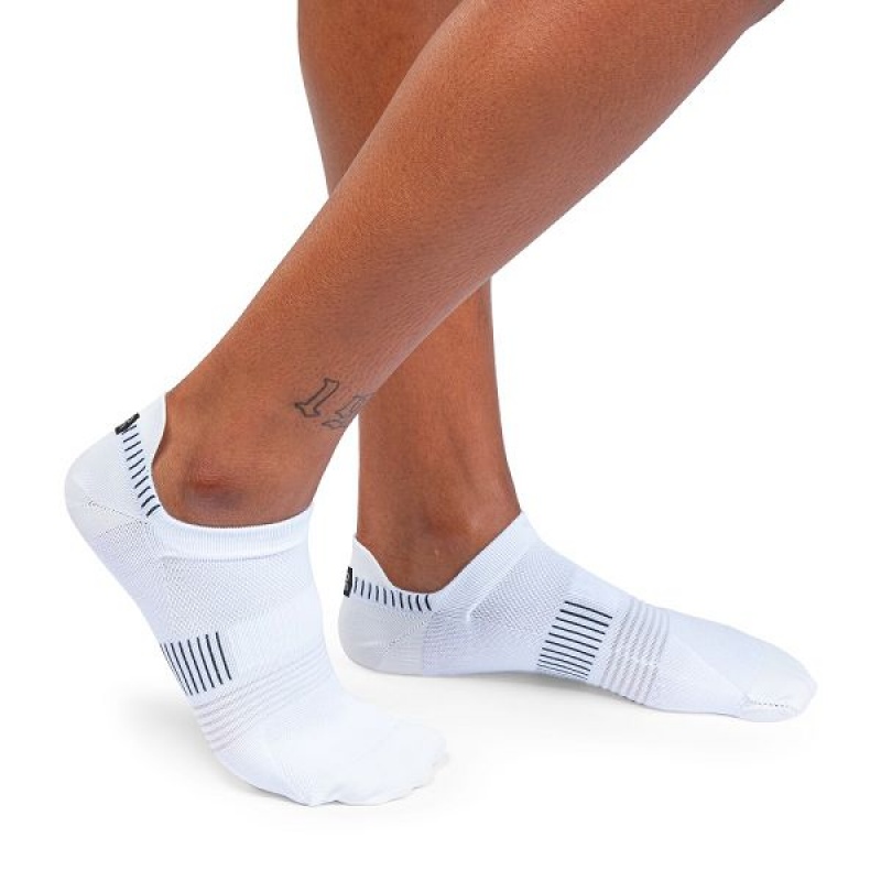 Women\'s On Running Ultralight Low Socks White / Black | 3742605_MY