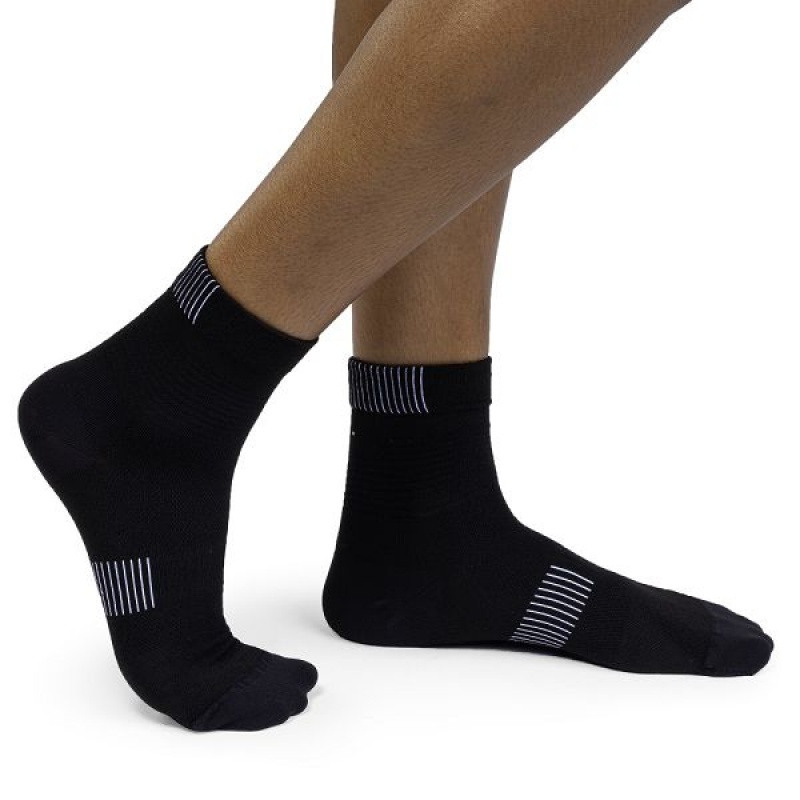Women\'s On Running Ultralight Mid Socks Black / White | 582361_MY